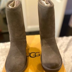 Ugg’s!!! Kids brand new Ugg’s!!!